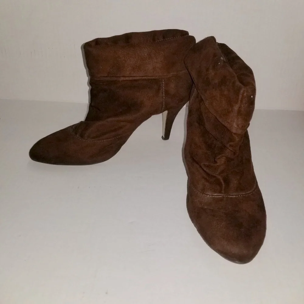 BAMBOO Brown Heels Booties‎